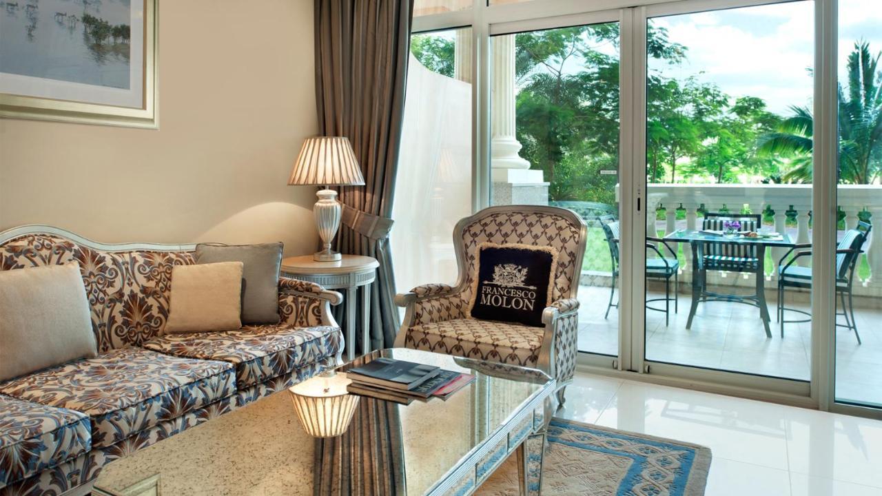 Kempinski Hotel & Residences Palm Jumeirah Dubái Exterior foto A living room at The Imperial