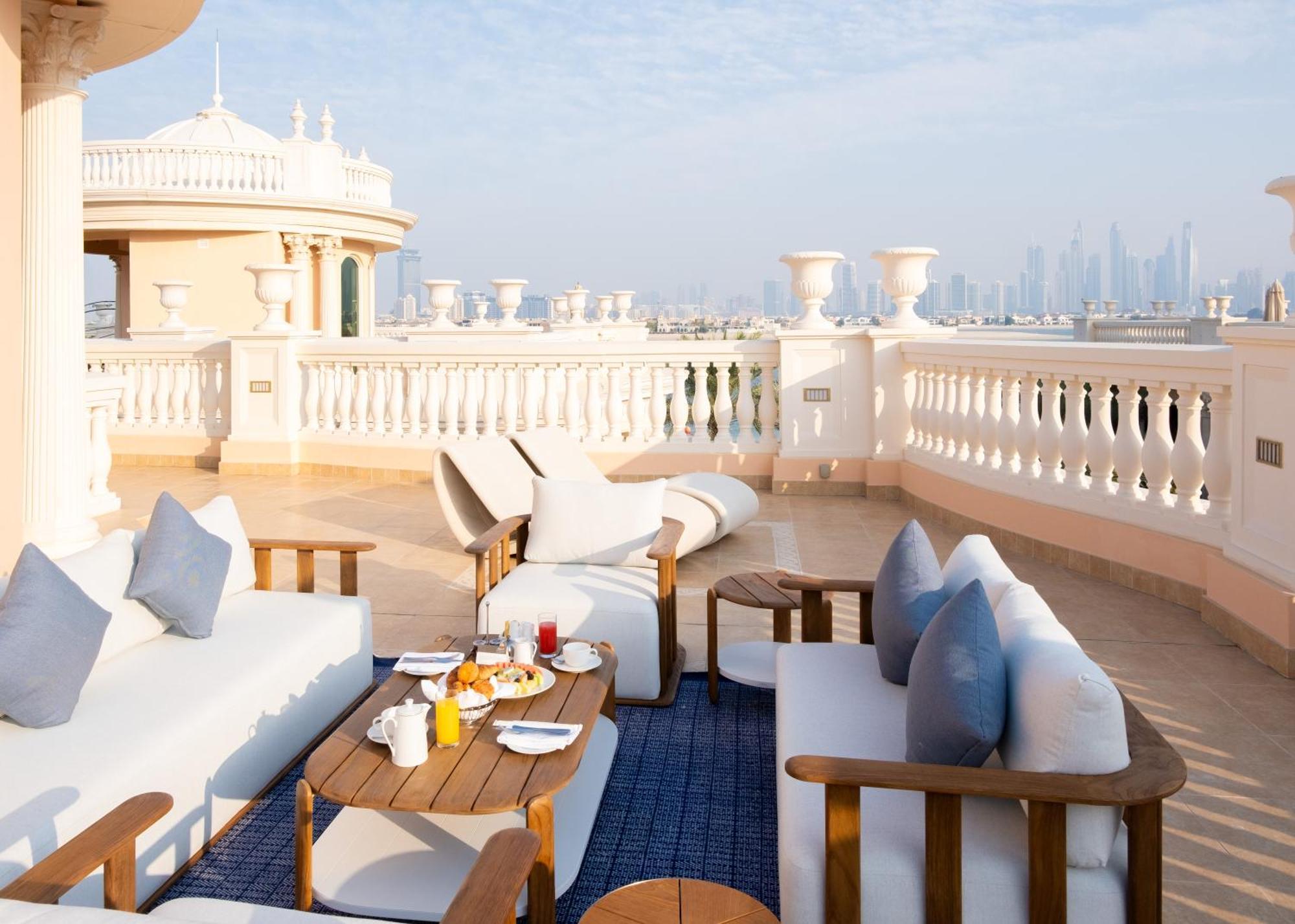 Kempinski Hotel & Residences Palm Jumeirah Dubái Exterior foto The Royal Mirage Hotel